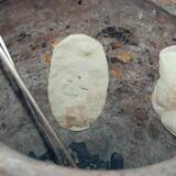 Tandoor Ofen mit Rotis