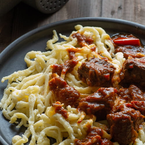 Paprikagulash mit Spätzle - Bell Pepper Goulash with Spaetzle