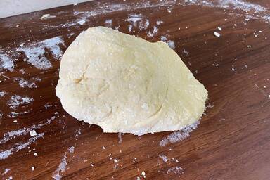 Der Teig ändert die Struktur beim Kneten - The dough changing its structure during kneading