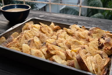 Ofenschlupfer fertig gebacken in der Auflaufform - Ofenschlupfer, finished baking, in the casserole